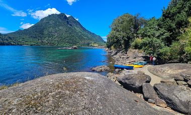 Casa de Lujo de 353m2 en Parcela a orilla del Lago Ranco, Sector Ensenada de Illahuape, Lago Ranco