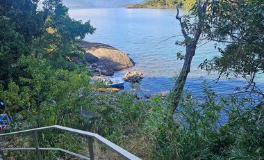 Casa de Lujo de 353m2 en Parcela a orilla del Lago Ranco, Sector Ensenada de Illahuape, Lago Ranco