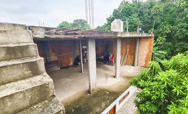 Relájate mientras observas a tus hijos divertirse en el jardín. La comodidad y la tranquilidad están garantizadas.