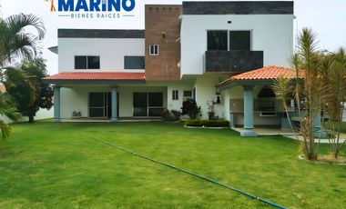 Impresionante casa en Lomas de Cocoyoc