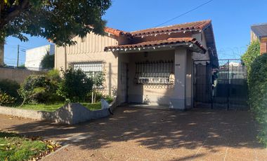 VENTA CASA DOS AMBIENTES . MAS DPTO AL FONDO