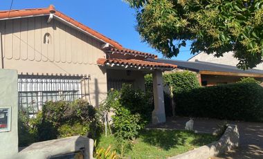 VENTA CASA DOS AMBIENTES . MAS DPTO AL FONDO