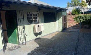 VENTA CASA DOS AMBIENTES . MAS DPTO AL FONDO