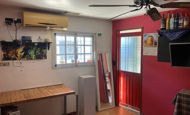 VENTA CASA DOS AMBIENTES . MAS DPTO AL FONDO