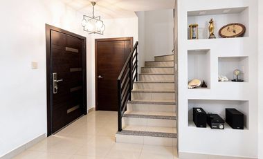 CASA CON PISCINA EN VENTA EN URB CELESSIA -MACHALA