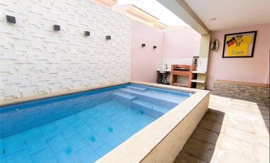 CASA CON PISCINA EN VENTA EN URB CELESSIA -MACHALA