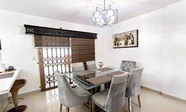 CASA CON PISCINA EN VENTA EN URB CELESSIA -MACHALA