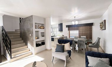 CASA CON PISCINA EN VENTA EN URB CELESSIA -MACHALA
