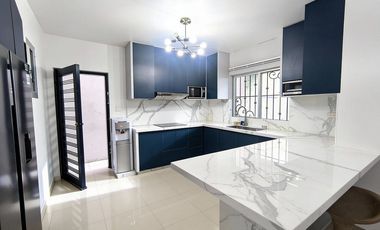 CASA CON PISCINA EN VENTA EN URB CELESSIA -MACHALA