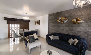 CASA CON PISCINA EN VENTA EN URB CELESSIA -MACHALA