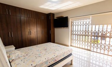 CASA CON PISCINA EN VENTA EN URB CELESSIA -MACHALA