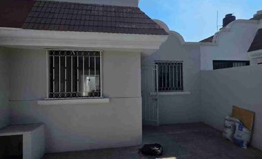 REBTA DE CASA EN JARDINES DEL VALLE CERCA DE LOS TACOS DEL RICA