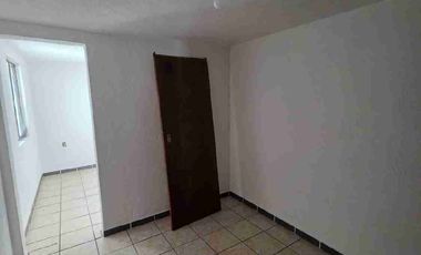 REBTA DE CASA EN JARDINES DEL VALLE CERCA DE LOS TACOS DEL RICA