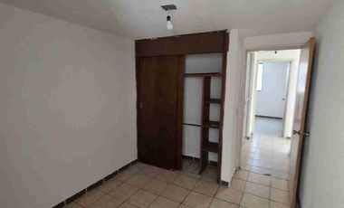 REBTA DE CASA EN JARDINES DEL VALLE CERCA DE LOS TACOS DEL RICA