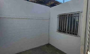 REBTA DE CASA EN JARDINES DEL VALLE CERCA DE LOS TACOS DEL RICA