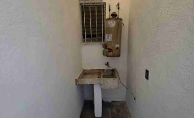 REBTA DE CASA EN JARDINES DEL VALLE CERCA DE LOS TACOS DEL RICA