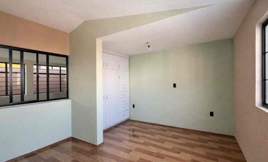 VENTA DE CASA CON MINIDEPARTAMENTO Y ROOF GARDEN