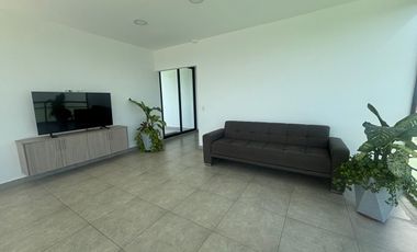 Hermosa Suite/Studio de Venta en Cumbayá!  Terraza!!