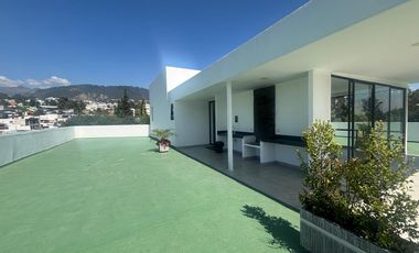Hermosa Suite/Studio de Venta en Cumbayá!  Terraza!!