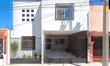 VENTA DE CASA EN COLONIA COLINIAS DEL PONIENTE AGUASCALIENTES