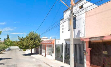 VENTA DE CASA EN COLONIA COLINIAS DEL PONIENTE AGUASCALIENTES