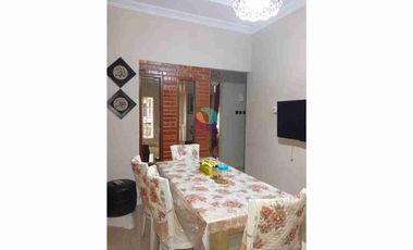 Dijual cepat rumah 2 lantai rapi siap huni di limus pratama