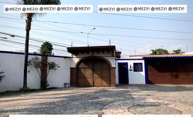 RENTA CASA AMPLIA EN 2 NIVELES, 5 RECAMARAS JARDIN, ALBERCA, LA CARCAÑA CERCA DEL C.C. EXPLANADA, SAN PEDRO CHOLULA