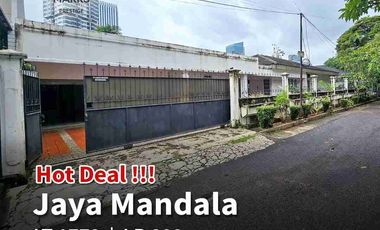 FOR SALE
RUMAH SIAP HUNI
DI JAYA MANDALA KUNINGAN 
SHM
Lt. ±1770m²
Lb ±800m²
Bangunan 1 lantai
Kt. 5
Km. 4
1 main house
1 pavilion
Swimming pool 12x5m²
Garden
Gazebo
Listrik 23000watt
Garasi 4 mobil
Carport 2 mobil
Hadap utara

Harga 40jt/m2 nepis