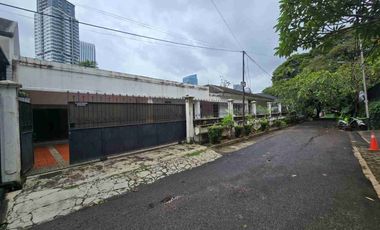 FOR SALE
RUMAH SIAP HUNI
DI JAYA MANDALA KUNINGAN 
SHM
Lt. ±1770m²
Lb ±800m²
Bangunan 1 lantai
Kt. 5
Km. 4
1 main house
1 pavilion
Swimming pool 12x5m²
Garden
Gazebo
Listrik 23000watt
Garasi 4 mobil
Carport 2 mobil
Hadap utara

Harga 40jt/m2 nepis