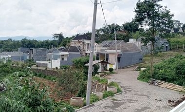Tanah Kavling dan Rumah Vila Perbatasan Kota Batu View Gunung Free SHM