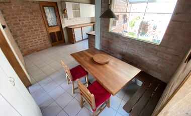 BONITA CASA, ESTILO RUSTICO CON MARAVILLOSA VISTA EN CASUARINAS SUR