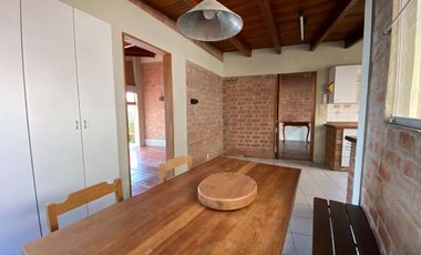 BONITA CASA, ESTILO RUSTICO CON MARAVILLOSA VISTA EN CASUARINAS SUR