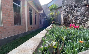 BONITA CASA, ESTILO RUSTICO CON MARAVILLOSA VISTA EN CASUARINAS SUR