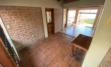 BONITA CASA, ESTILO RUSTICO CON MARAVILLOSA VISTA EN CASUARINAS SUR