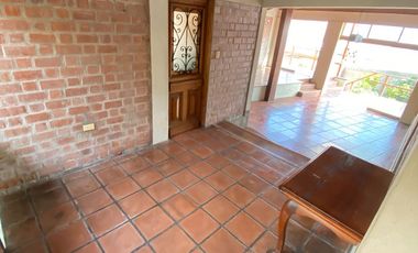 BONITA CASA, ESTILO RUSTICO CON MARAVILLOSA VISTA EN CASUARINAS SUR