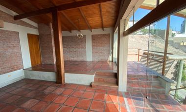 BONITA CASA, ESTILO RUSTICO CON MARAVILLOSA VISTA EN CASUARINAS SUR