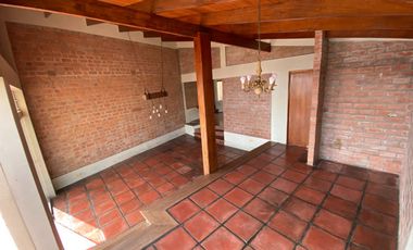 BONITA CASA, ESTILO RUSTICO CON MARAVILLOSA VISTA EN CASUARINAS SUR