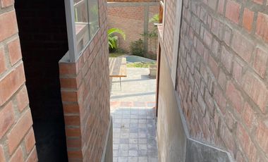 BONITA CASA, ESTILO RUSTICO CON MARAVILLOSA VISTA EN CASUARINAS SUR