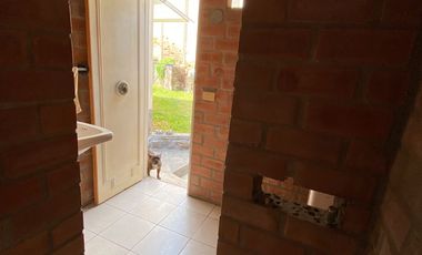 BONITA CASA, ESTILO RUSTICO CON MARAVILLOSA VISTA EN CASUARINAS SUR