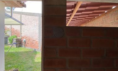 BONITA CASA, ESTILO RUSTICO CON MARAVILLOSA VISTA EN CASUARINAS SUR