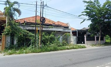 JUAL RUMAH HITUNG TANAH PINGGIR JALAN JAMALUDIN TAKO BUTT SAMPANG