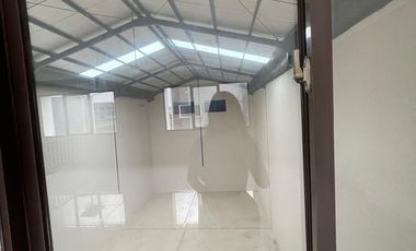 Disewakan Gudang Baru Posisi Hook Kawasan Pergudangan Eraprima Toha