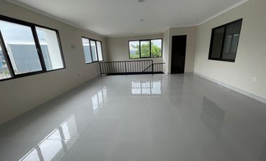 Disewakan Gudang Baru Posisi Hook Kawasan Pergudangan Eraprima Toha