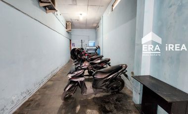 DIJUAL RUANG USAHA DI JL VETERAN TIPES DEKAT SINGOSAREN PLAZA & PASAR KEMBANG