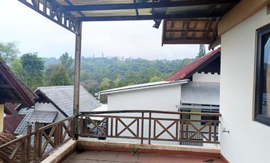 Villa di Grand Trawas, Mojokerto