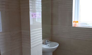 Gudang Akses Kontainer 40 Feet di Sentra Niaga Harapan Indah