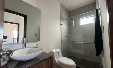 En Venta Casa de Tres Recamaras con Amplios Espacios en su Patio y Terraza en Pachuca.