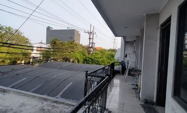 TURUN HARGA,NOL JALAN TENGGILIS, SELANGKAH KAMPUS UBAYA