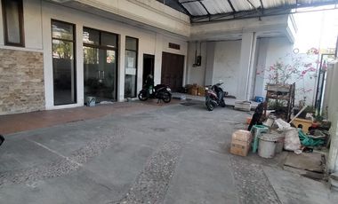 TURUN HARGA,NOL JALAN TENGGILIS, SELANGKAH KAMPUS UBAYA