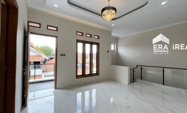 DIJUAL RUMAH BARU 2 LANTAI DI SOLO SUMBER DEKAT GRAHA SABA BUANA